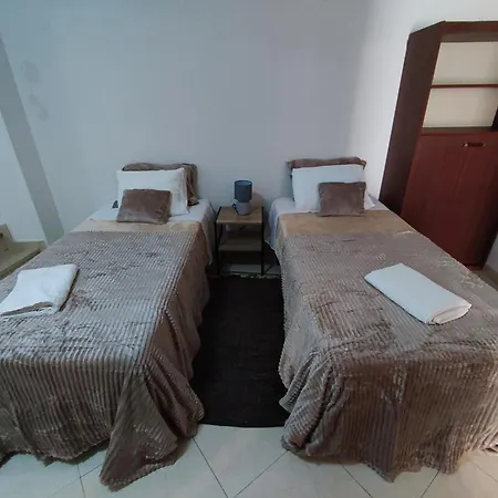 Alenquer, 3-Bedroom Apartment In Alojamento Santa Catarina