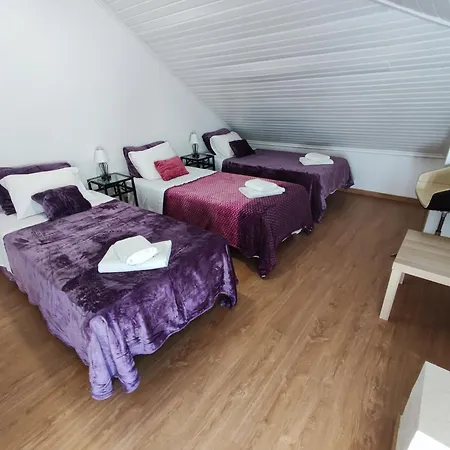 Alenquer, 3-Bedroom Apartment In Alojamento Santa Catarina * Alenquer