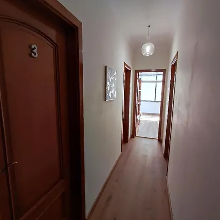 Alenquer, 3-Bedroom Apartment In Alojamento Santa Catarina Alenquer