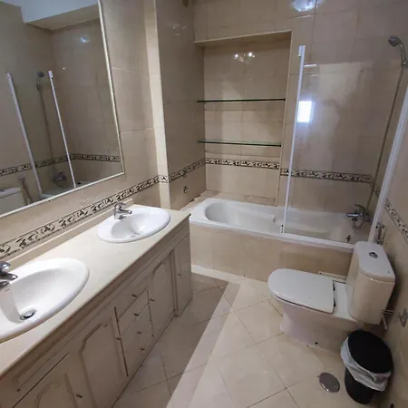 Alenquer, 3-Bedroom Apartment In Alojamento Santa Catarina Apartamento *