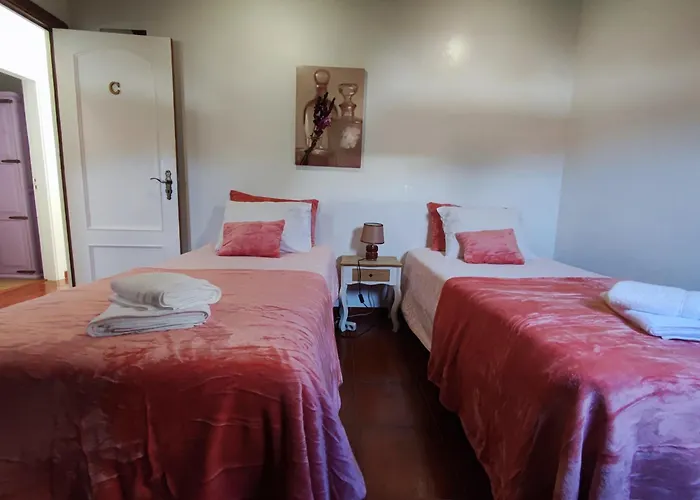 Alenquer, 3-Bedroom Apartment In Alojamento Santa Catarina Alenquer