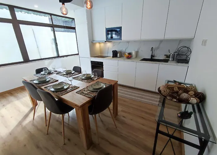 Alenquer, 3-Bedroom Apartment In Alojamento Santa Catarina Appartamento