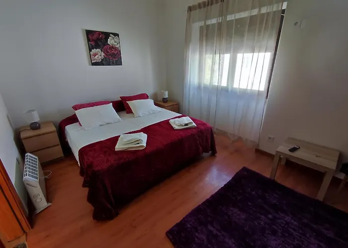 Alenquer, 3-Bedroom Apartment In Alojamento Santa Catarina * Alenquer