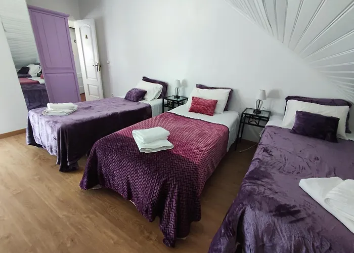 Alenquer, 3-bedroom In Santa Catarina בית הארחה אלנקר