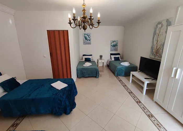 בית הארחה Alenquer, 3-bedroom In Santa Catarina אלנקר