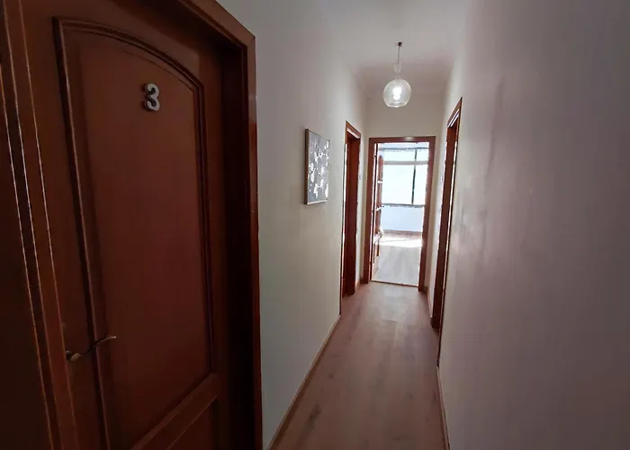 Alenquer, 3-Bedroom Apartment In Alojamento Santa Catarina ألينكوير